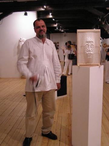 Pelle János a maszkjával